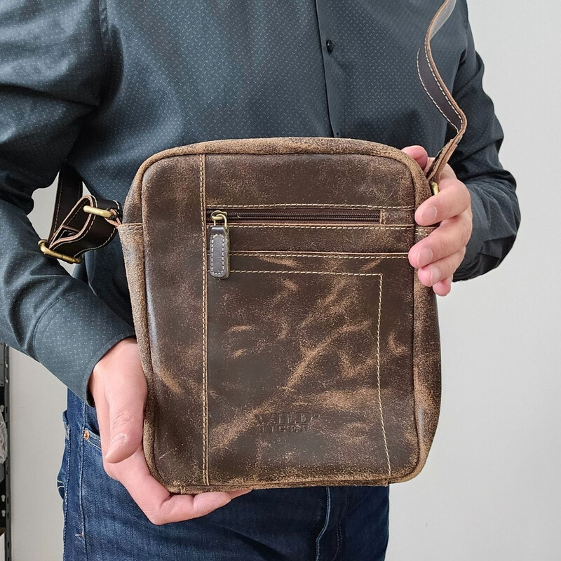 E-shop Wild tiger Kožená pánska hnedá crossbody taška BELTON