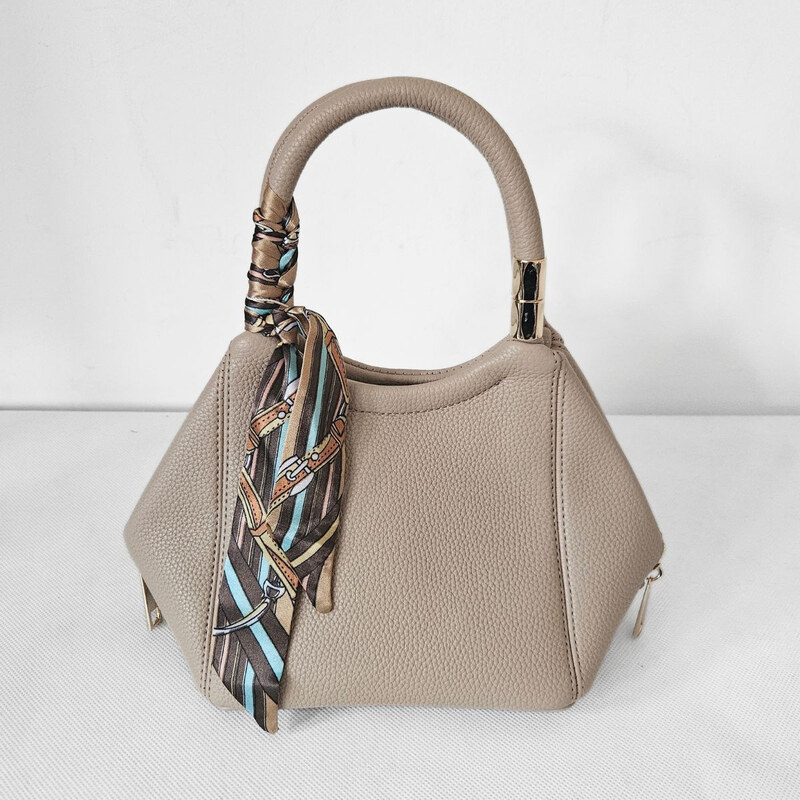 Alexander Malá khaki kabelka do ruky MIREN 68713174