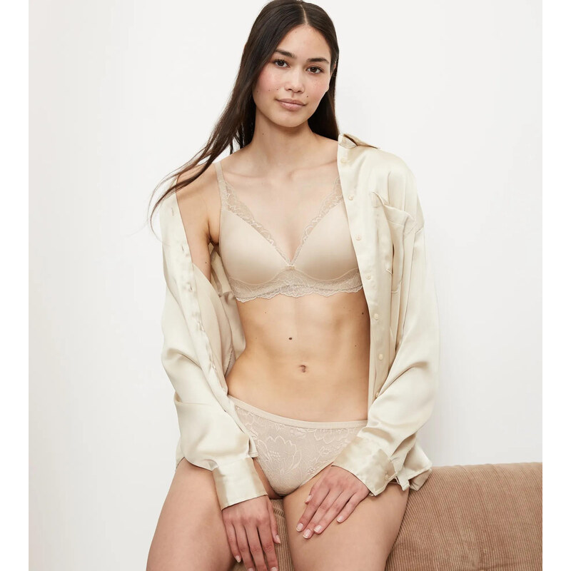 AMOURETTE CHARM - Brazílske bikiny s jemnou kvetinovou čipkou Triumph 35897837