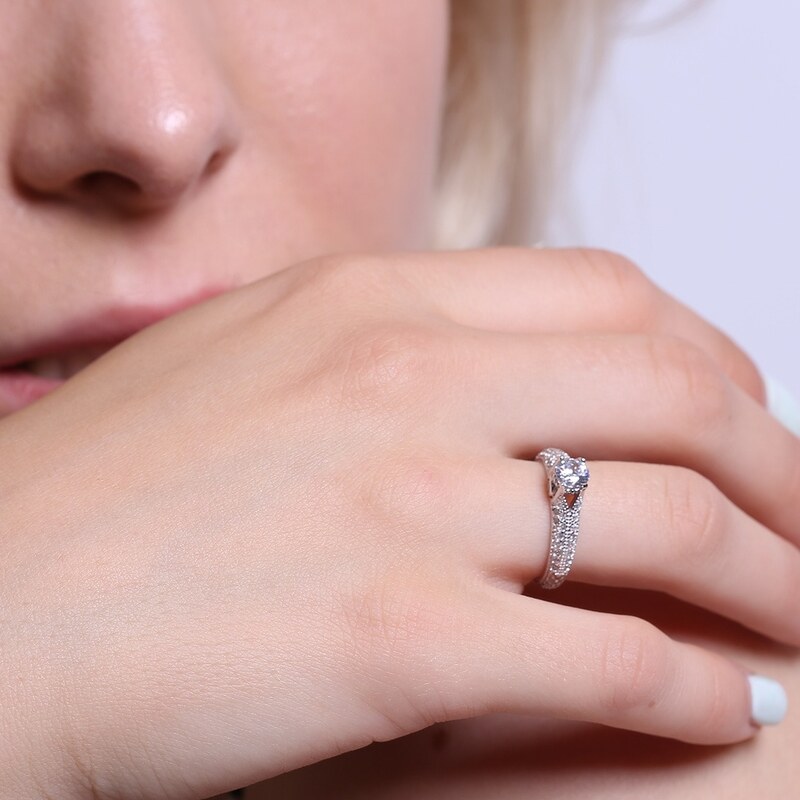 Olivie Strieborný zásnubný prsteň 2177