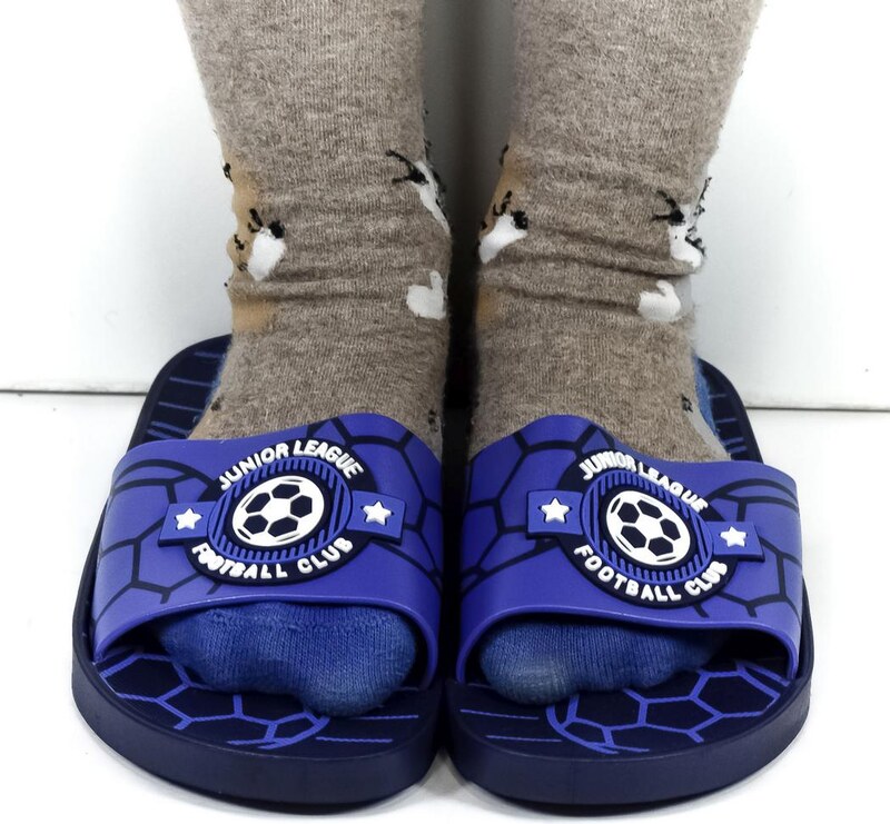 WINK Detské modré šľapky FOOTBALL