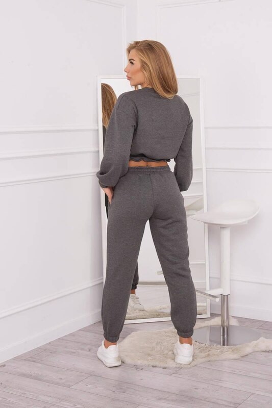 MladaModa Zateplená crop-topová tepláková súprava 69416 grafitová