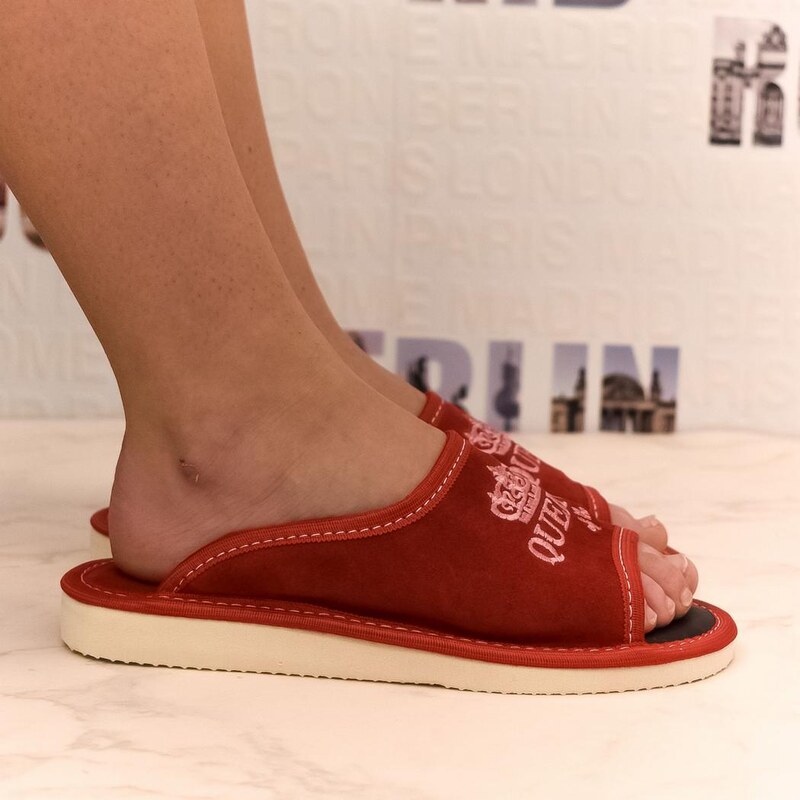 JOHN-C Luxusné dámske červené papuče QUEEN of the HOUSE