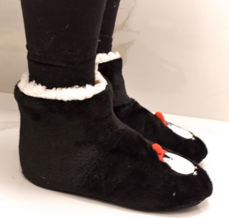 JOHN-C Detské čierne ponožkové kapce NATALE PINGUINO