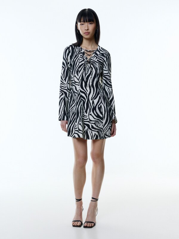 EDITED Šaty 'Prudence' béžová / čierna