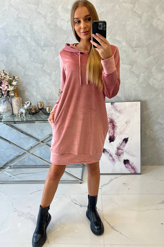 K-Fashion Velúrové šaty s kapucňou tmavo ružové