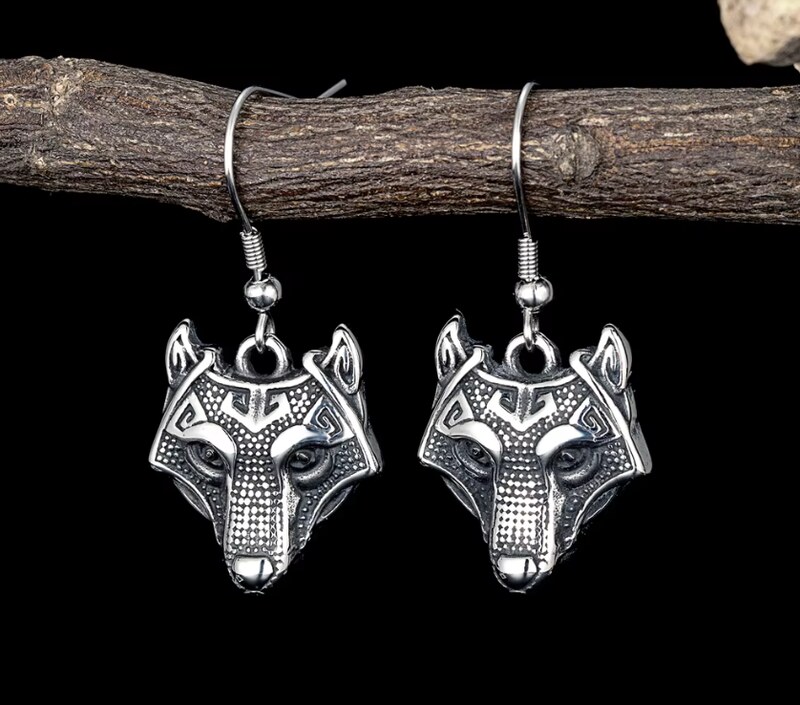 B-TOP Visiace náušnice z nerezovej ocele Vlčia hlava