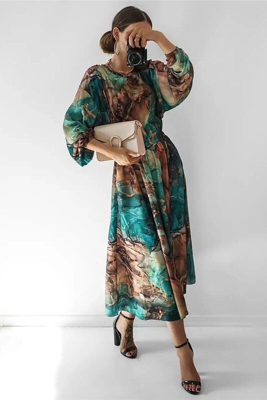 Mosquito Dámske saténové šaty Elvire Green Marble zelené, Farba zelená