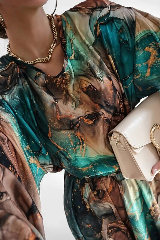 Mosquito Dámske saténové šaty Elvire Green Marble zelené, Farba zelená