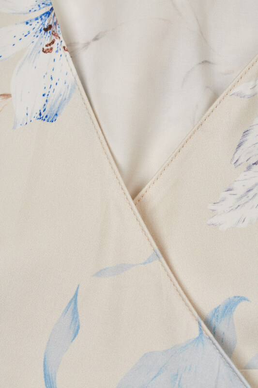 ŠATY GANT FLORAL PRINT WRAP SS FRILL DRESS PUTTY