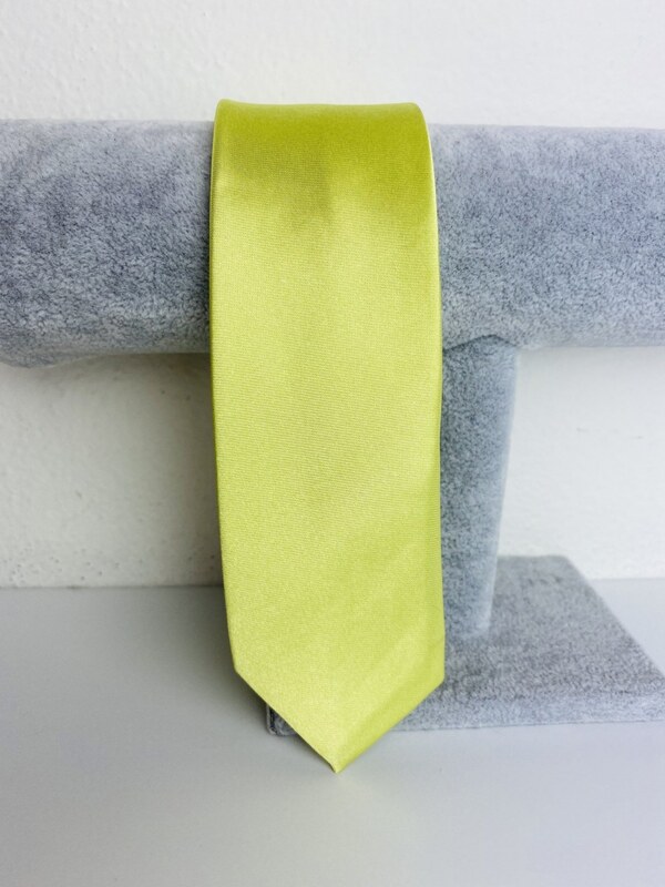 Webmoda Pánska zeleno-žltá saténová úzka kravata - UNI