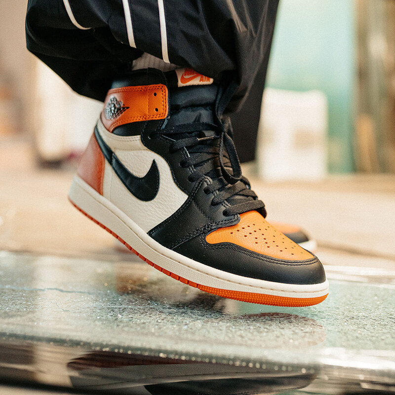 Air Jordan 1 Retro High OG "Shattered Backboard" (DZ5485-008) Black/ Black-Sail-Starfish