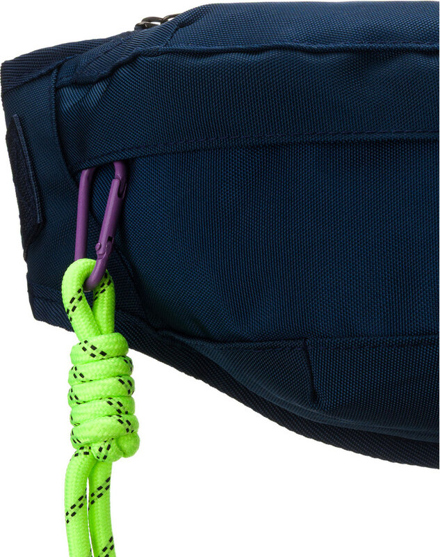 Peterson Tmavomodrá športová a priestranná ľadvinka PTN SWY-02