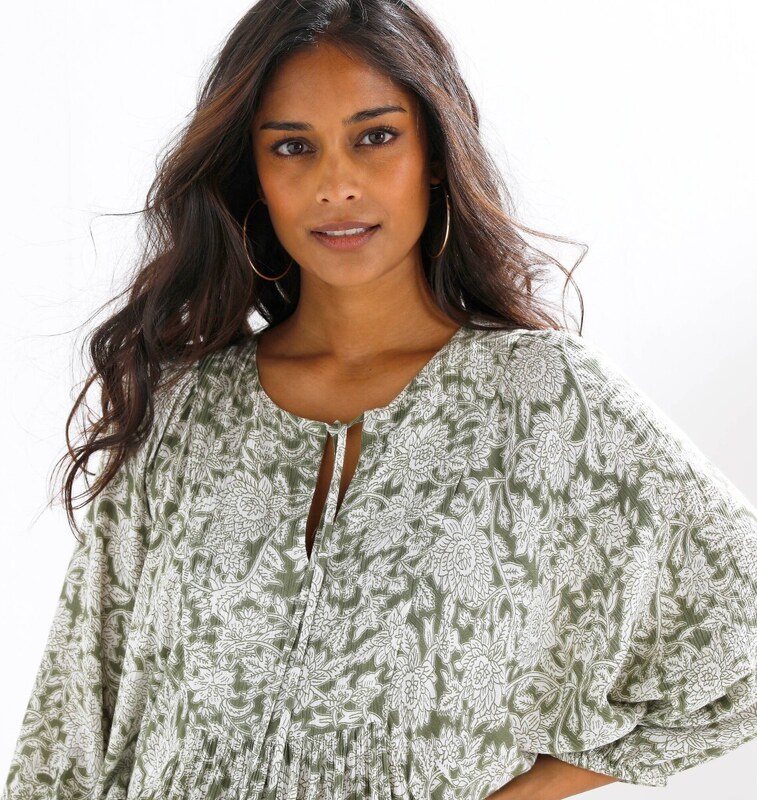 Dlhé krepónové rozšírené šaty s potlačou khaki 054 Blancheporte