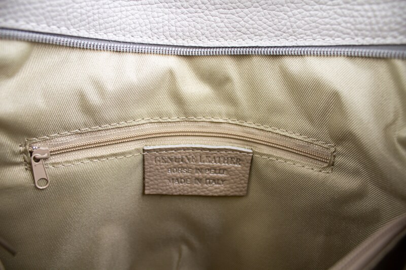 Sivá kožená talianska crossbody kabelka Amalia Grigia Perla II NovaKabelka.sk