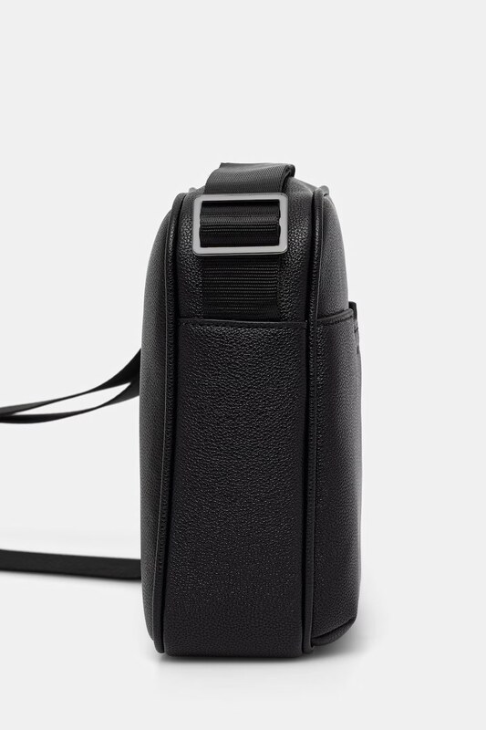 Armani Exchange vrecko pánske z imitácie kože