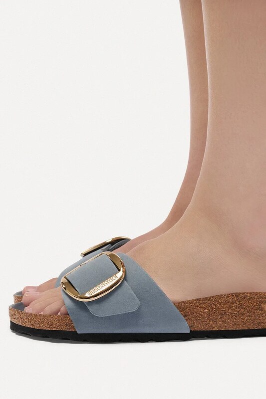 Birkenstock dámske nubukové šľapky na plochej podrážke Madrid Big Buckle