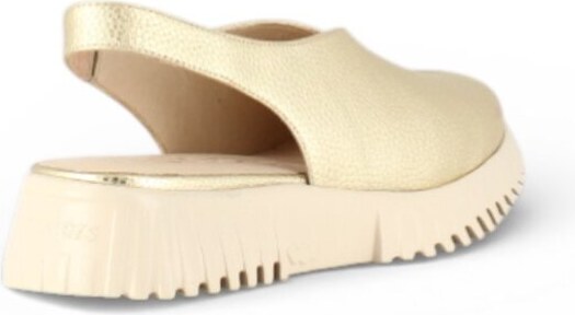 Dámské sandály s plnou špičkou Wonders A-4411 metalické