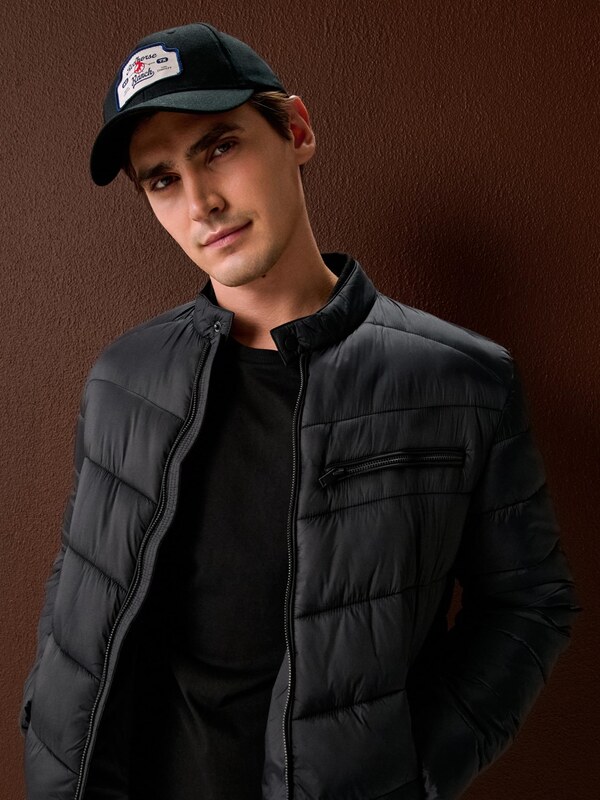 Sinsay - Šiltovka - čierna