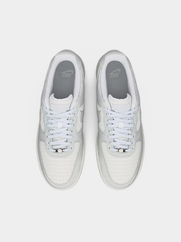 Nike Sportswear Nízke tenisky 'Air Force 1 '07 LV8' sivá / šedobiela