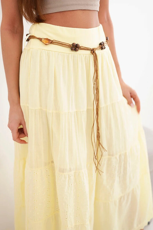 K-Fashion Dámska maxi bavlnená sukňa s čipkovou výšivkou a elastickým pásom žltá