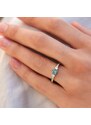 Prsteň z bieleho zlata s modrým a bielymi diamantmi KLENOTA K0233012