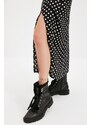 Trendyol Collection Čierna bodkovaná štrbinová viskózová tkanina Midi tkaná sukňa
