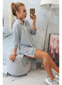 K-Fashion Šaty s kapucňou a dlhším chrbtom šedej