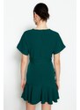 Trendyol Collection Zelená sukňa s volánom s opaskom, dvojradový golier, mini tkané šaty