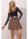 Trend Alaçatı Stili Dámska mix elastická tkaná vzorovaná sukňa v páse s šortkami