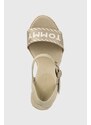 Sandále Tommy Hilfiger SEASONAL WEBBING WEDGE dámske, béžová farba, na platforme, FW0FW07088