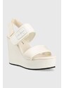 Sandále Calvin Klein Jeans WEDGE SANDAL BADGE dámske, biela farba, na kline, YW0YW01028