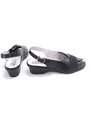 Klasické sandály na nízkém klínku Obuv Zóna AGB 4X/1154 Black černá