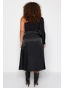 Trendyol Curve Čierna detailná saténová tkaná sukňa