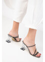 SOHO Klasické dámske topánky na podpätku z platinovej lakovanej kože