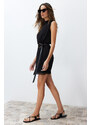 Trendyol Collection Čierne šifónové mini tkané šaty so stojačikom v línii A