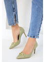 SOHO Mätovo zelená lakovaná dámska obuv na podpätku