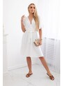 MladaModa Krátke šaty s preväzom a véčkovým výstrihom model IT-42 farba ecru