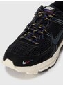 Nike Sportswear Tenisky 'VOMERO' čierna