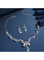 B-TOP Elegantná 2dielna súprava náušníc a náhrdelníka s kryštálovými kvetmi