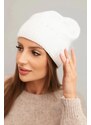MladaModa Dámska čiapka s jemným zdobením s kamienkami model K445 biela
